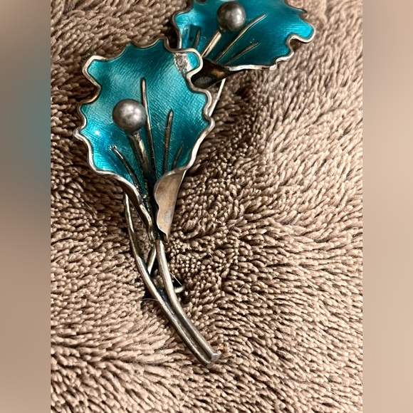 Aksel Holmsen Norway Blue-Green Enamel on Sterling Calla Lily Brooch Vintage - Picture 3 of 7